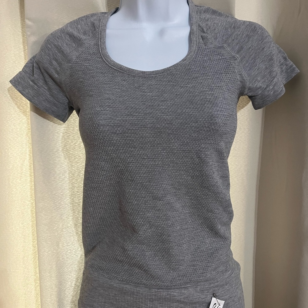 Athleta Heather Gray Short Sleeve Tee